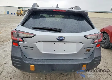 2025 Subaru Outback Wilderness z USA, uszkodzony, nr VIN 4S4BTGUD7S3217841